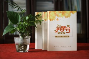 青春不散場(chǎng)同學(xué)聚會(huì)紀(jì)念冊(cè)定制-老同學(xué)再聚首相冊(cè)影集