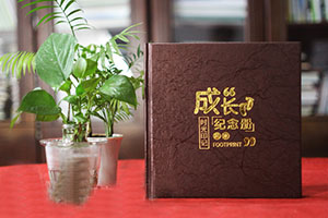 制作紀(jì)念冊(cè) 記載美好往事 大概的紀(jì)念冊(cè)制作流程是怎樣的？